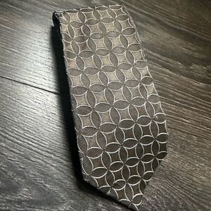 Ermenegildo Zegna Tie- Floral Pattern- Made in Italy 100% Silk EUC